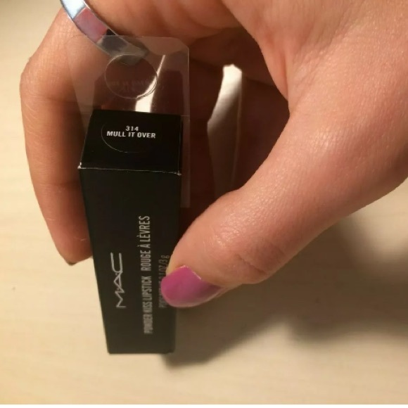 Full size, New Mull It Over MAC Lipstick💄 Made in 🇨🇦 - Picture 14 of 16
